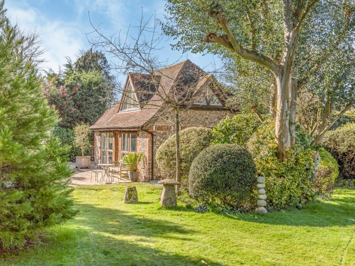 Pass The Keys Peaceful And Beautiful 1 Bedroom Barn Conversion Chichester Eksteriør billede
